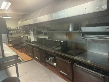 Yonge/Bloor French steakhouse business for sale - thumbnail - 4