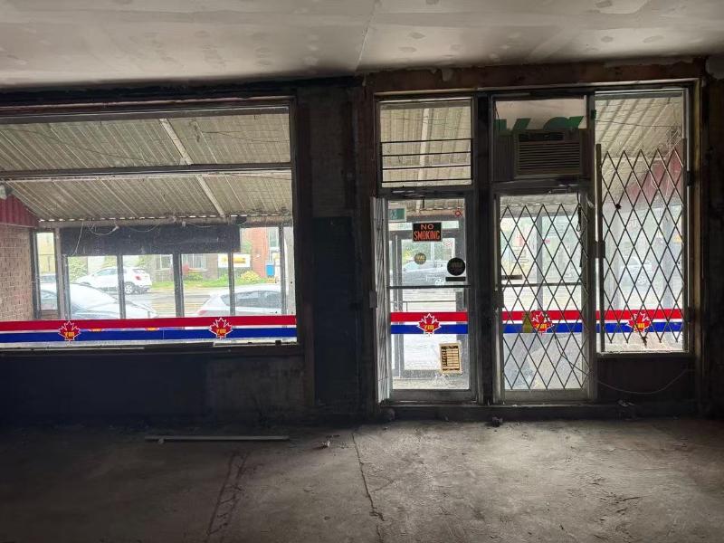 Etobicke shop business for lease - 2
