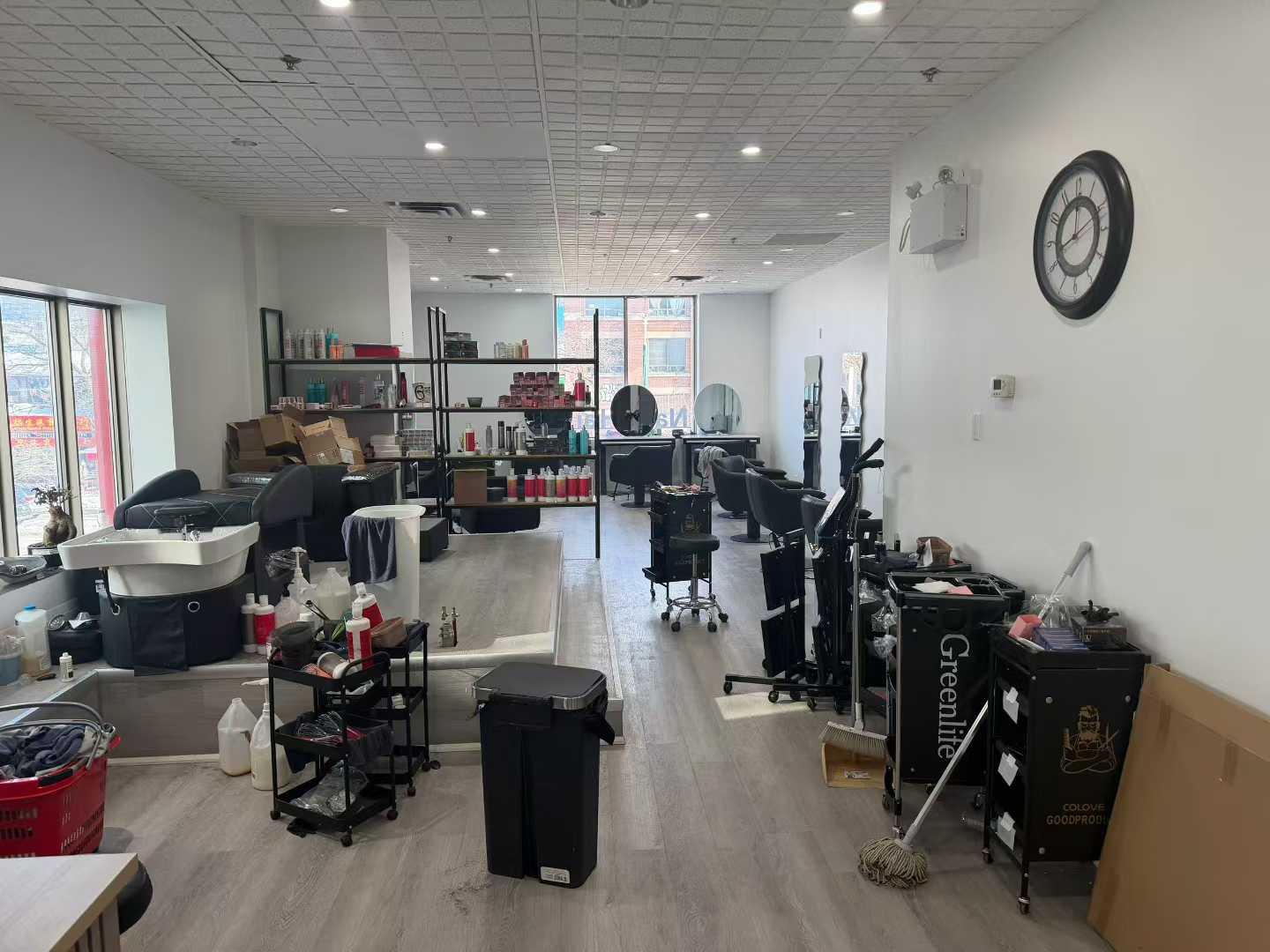 Dundas/Spadina Hair salon for lease - 3