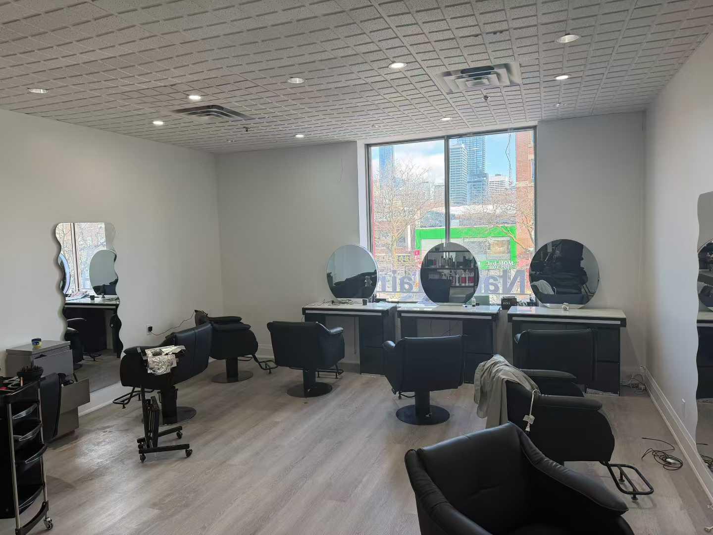 Dundas/Spadina Hair salon for lease - 4