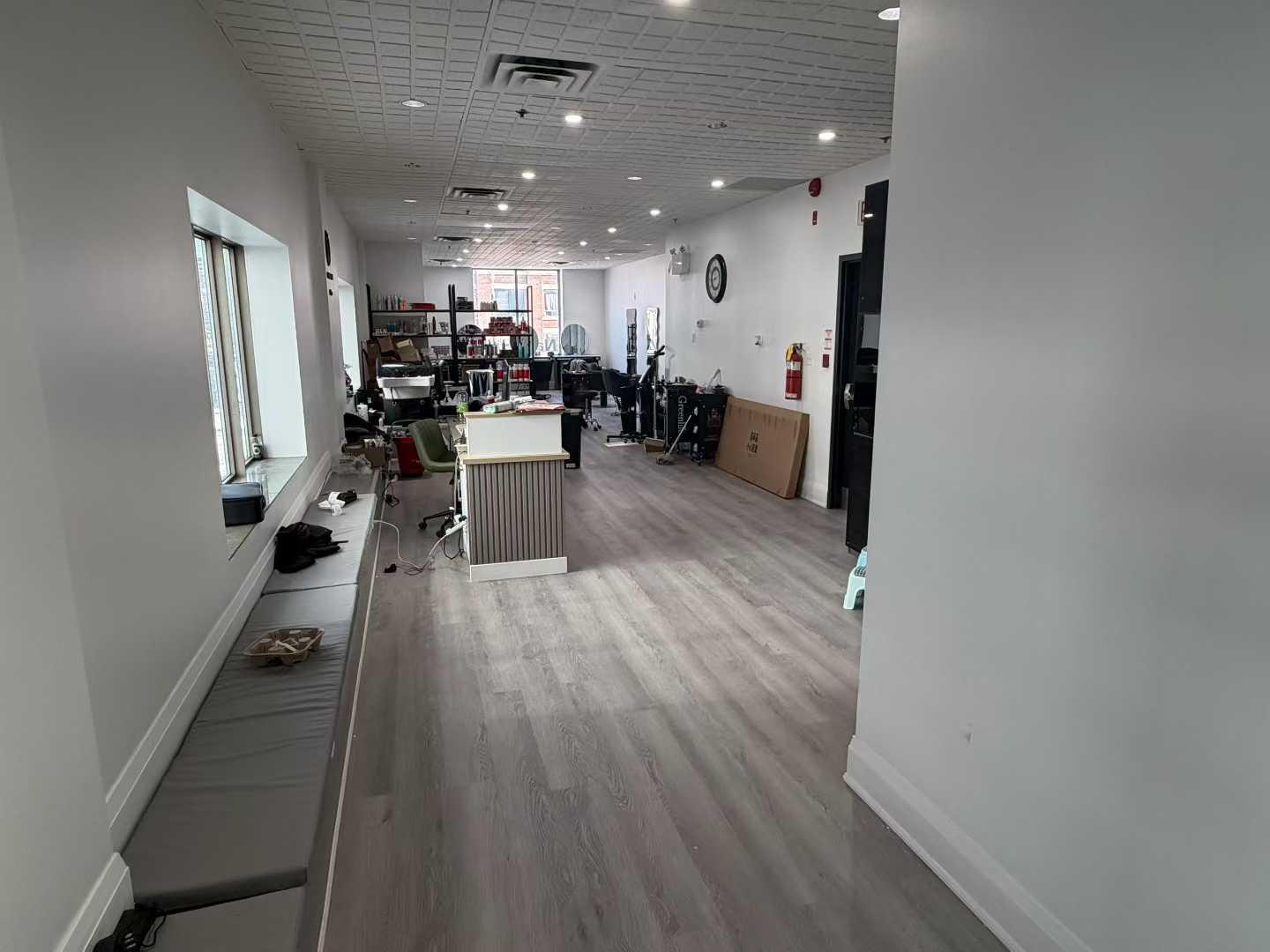 Dundas/Spadina Hair salon for lease - 8