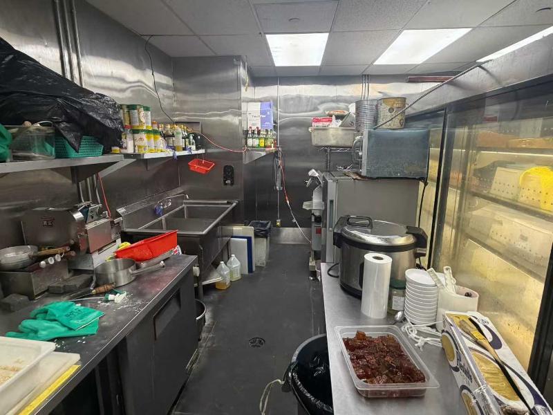 Sheppard/404 hot pot business for sale - 9