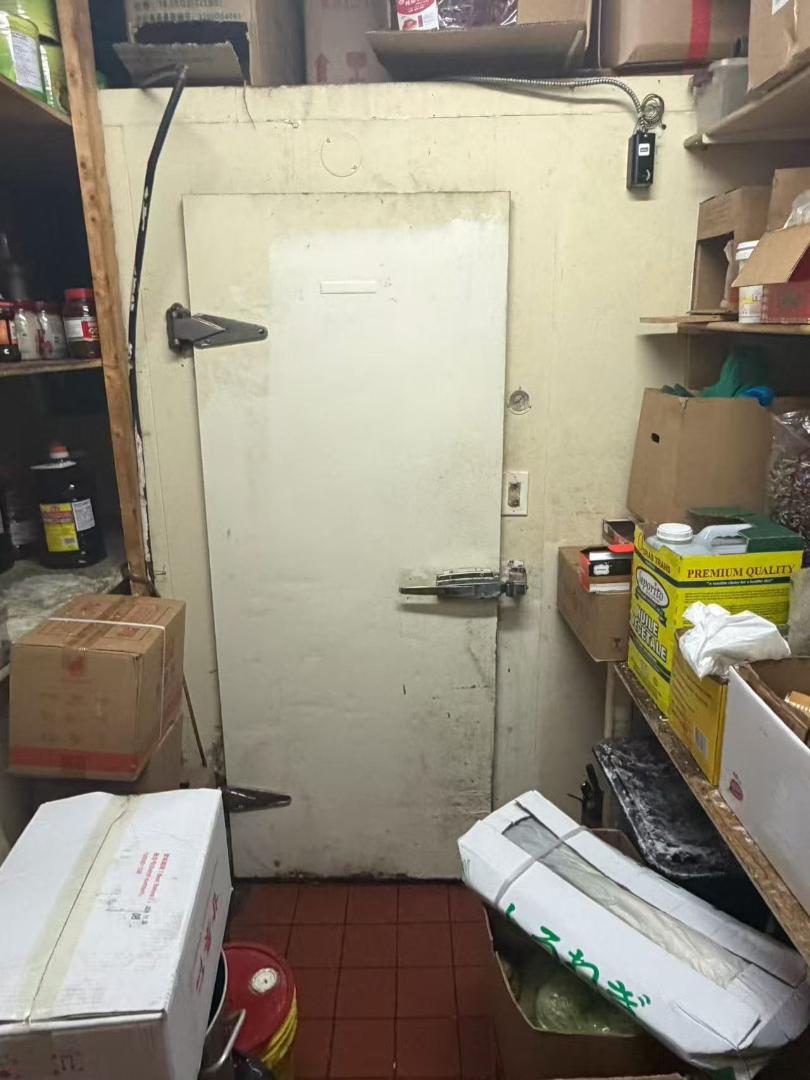 Hwy 7/Bayview restaurant business for sale - 9