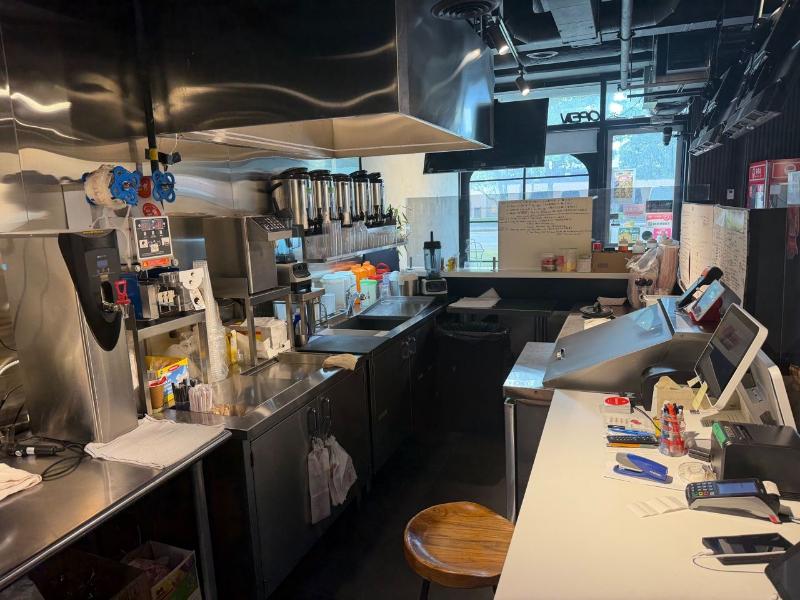 Kennedy/Hwy 7 Milk tea and snack shop property for sale - 7