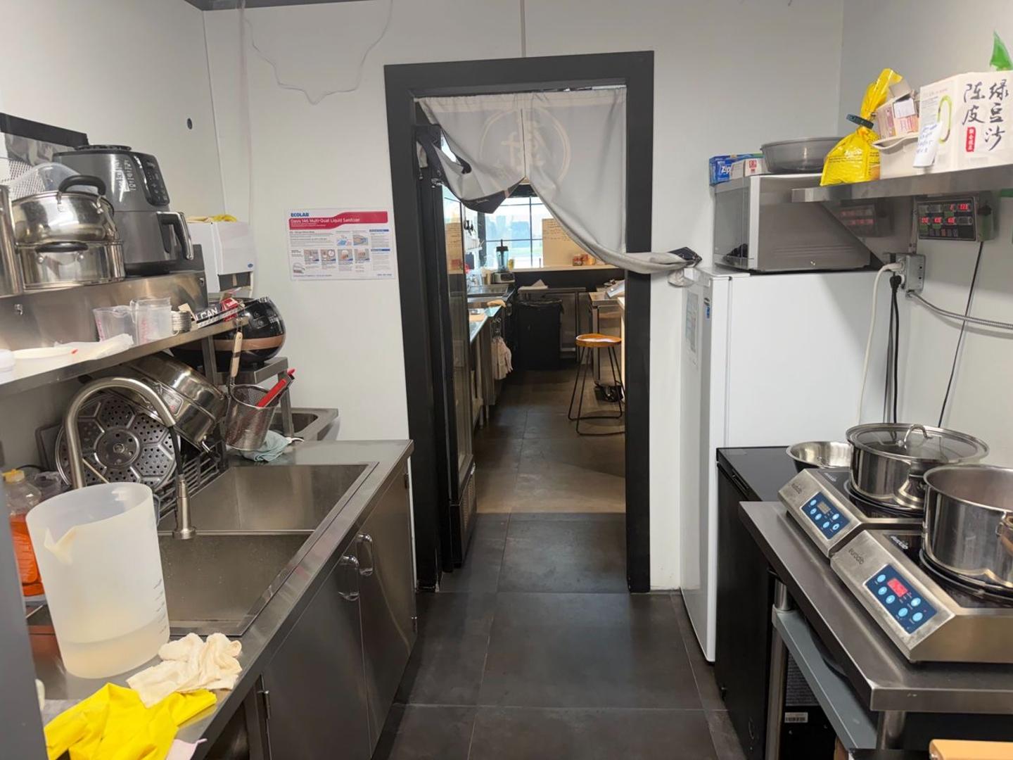 Kennedy/Hwy 7 Milk tea and snack shop property for sale - 9