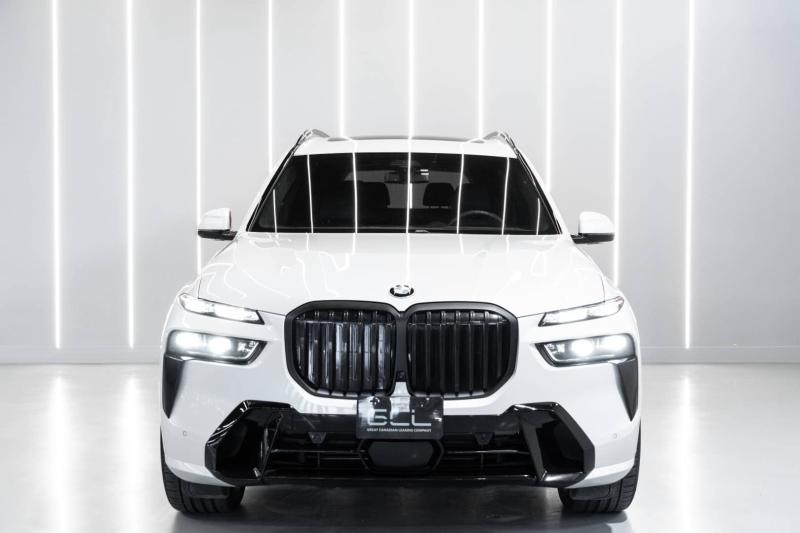 2024 BMW X7 - thumbnail - 1