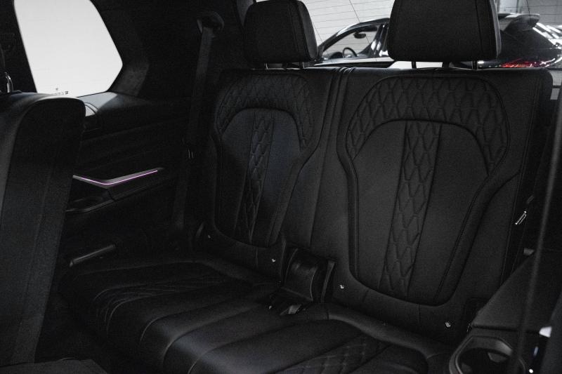 2024 BMW X7 - thumbnail - 16