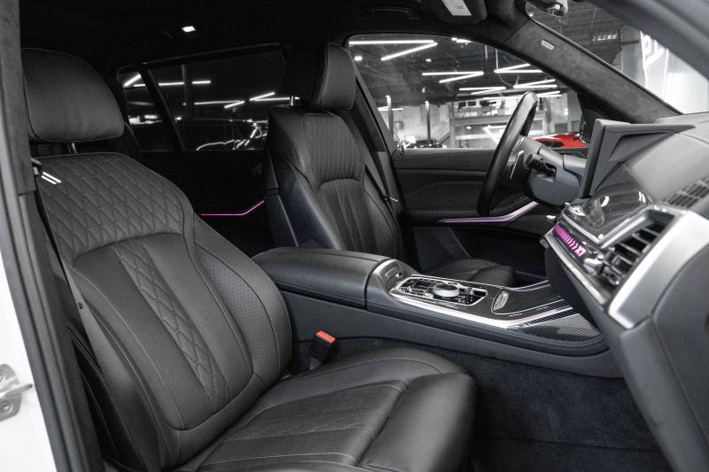 2024 BMW X7 - thumbnail - 17