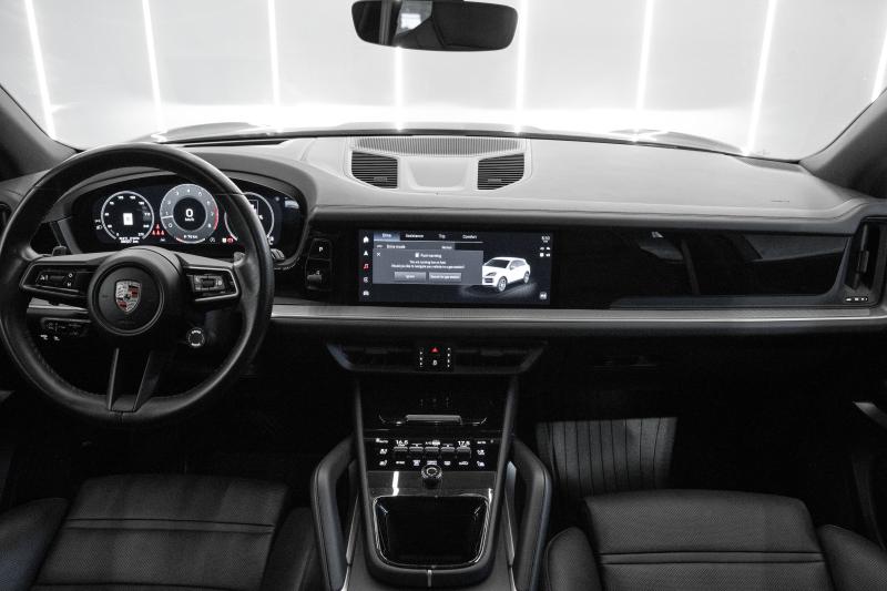 2024 Porsche Cayenne  - thumbnail - 8