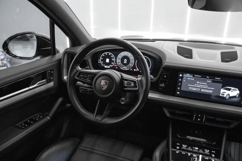 2024 Porsche Cayenne  - thumbnail - 9