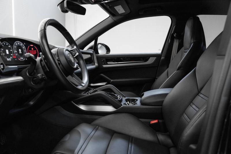 2024 Porsche Cayenne  - thumbnail - 11