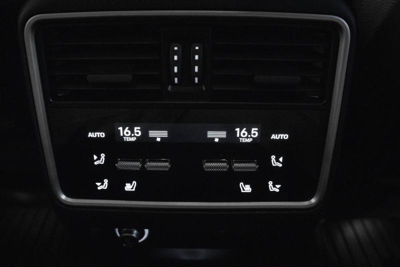 2024 Porsche Cayenne  - thumbnail - 25