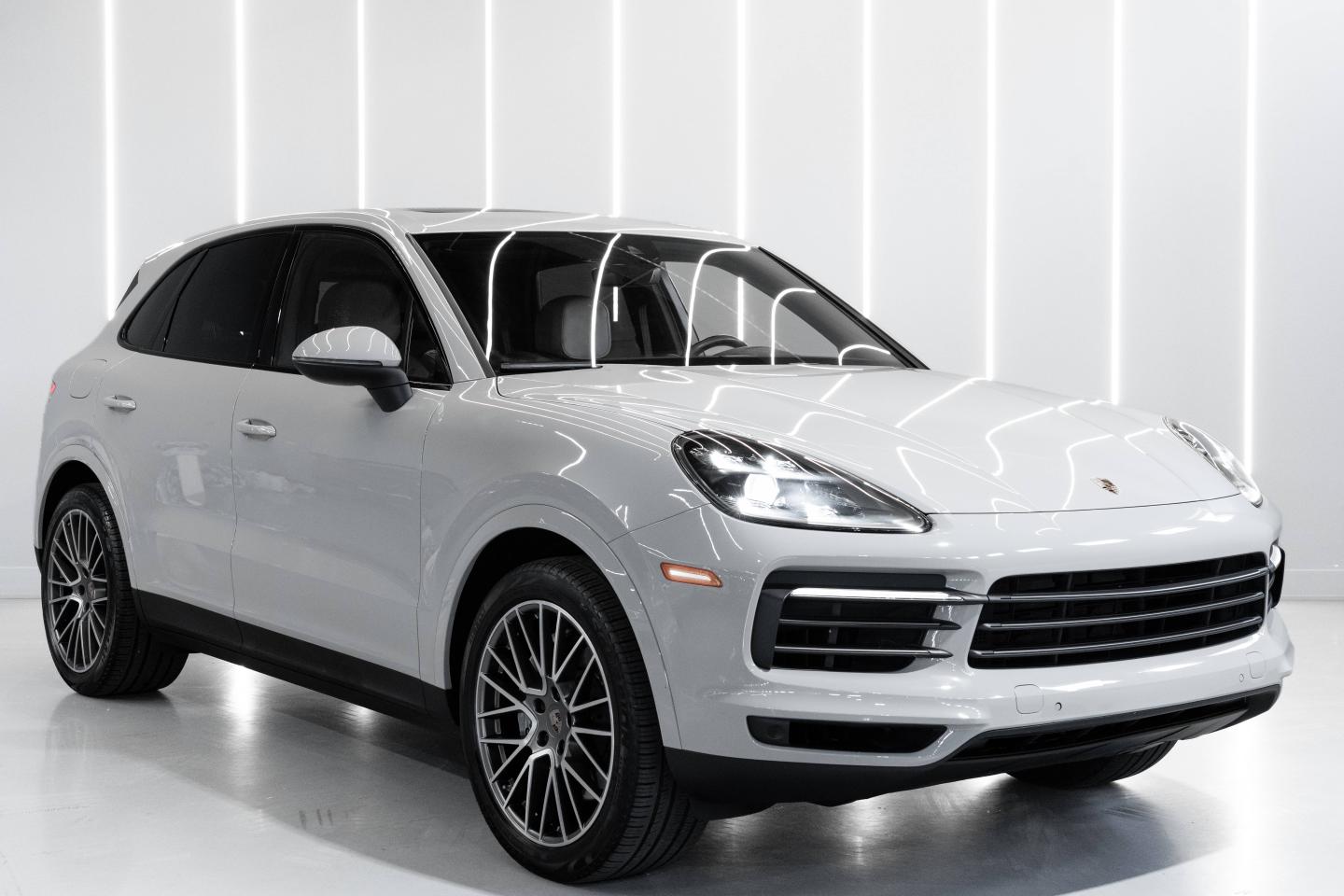 2022 Porsche Cayenne Platinum Edition - 2