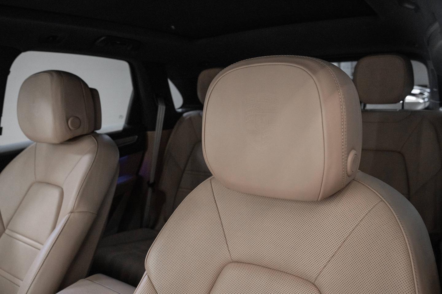 2022 Porsche Cayenne Platinum Edition - 12