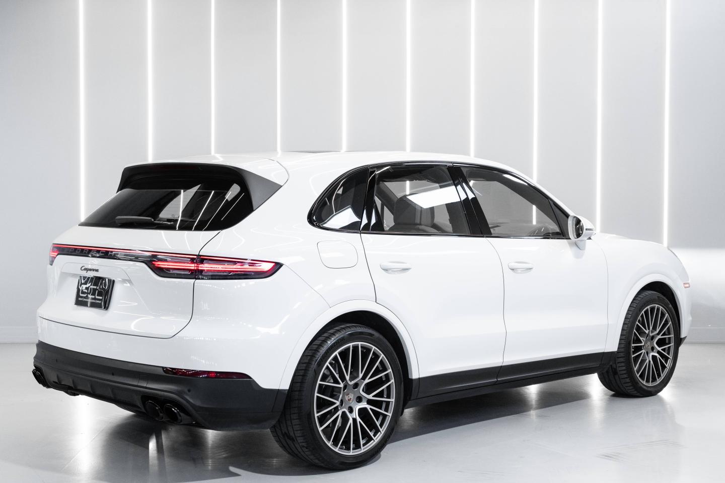 2023 Porsche Cayenne Platinum Edition - 4