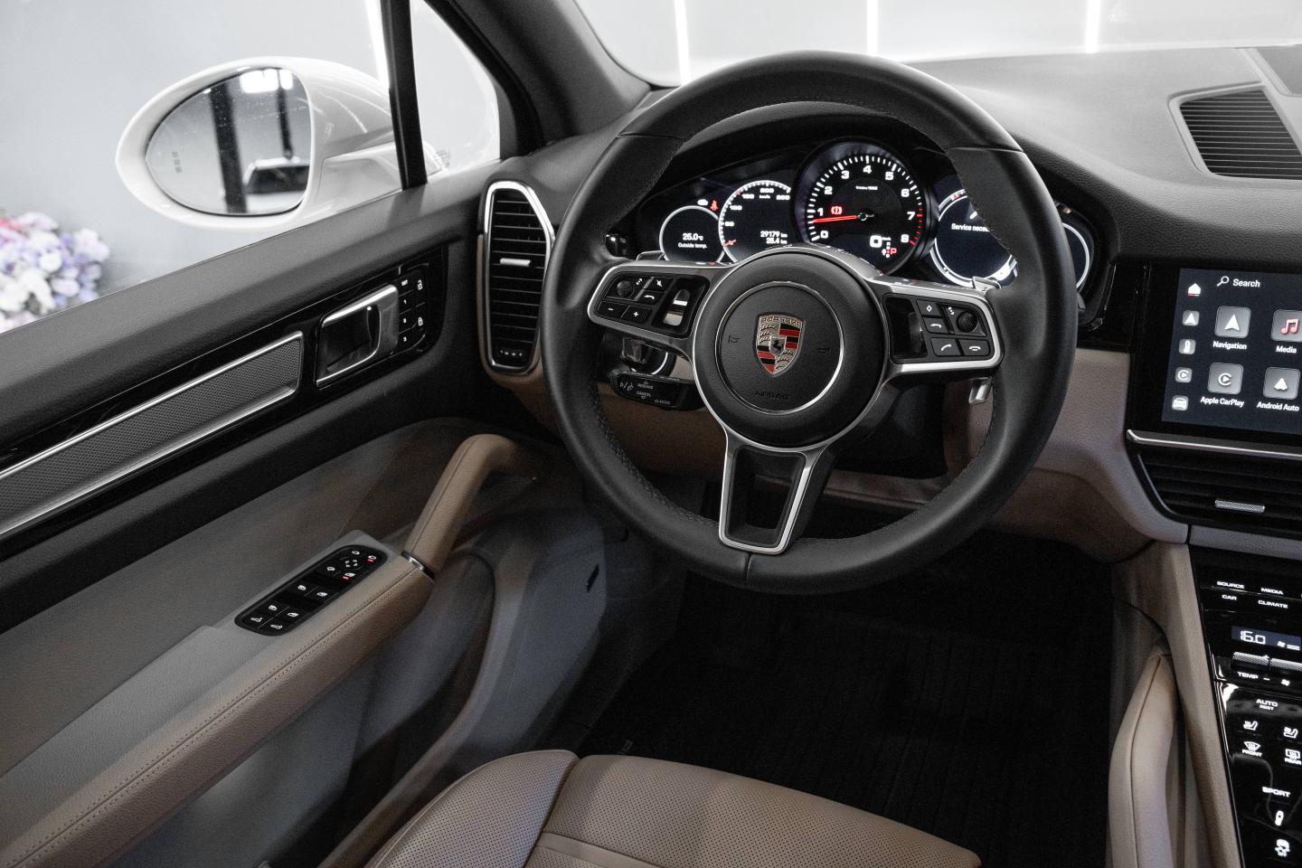2023 Porsche Cayenne Platinum Edition - 9