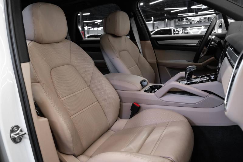 2023 Porsche Cayenne Platinum Edition - thumbnail - 13