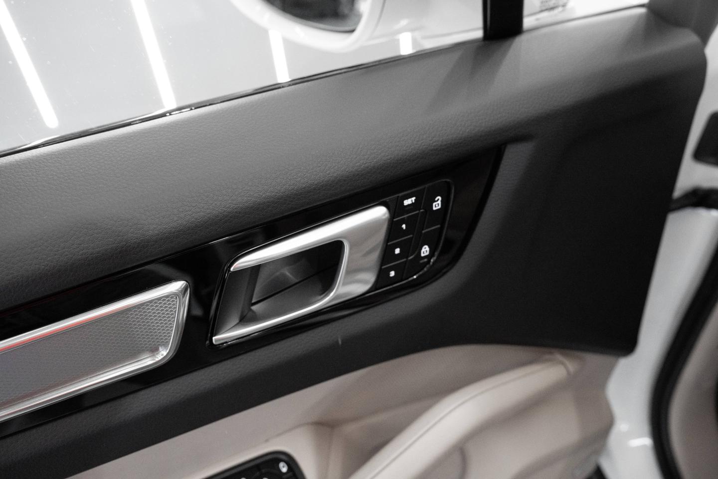 2023 Porsche Cayenne Platinum Edition - 16