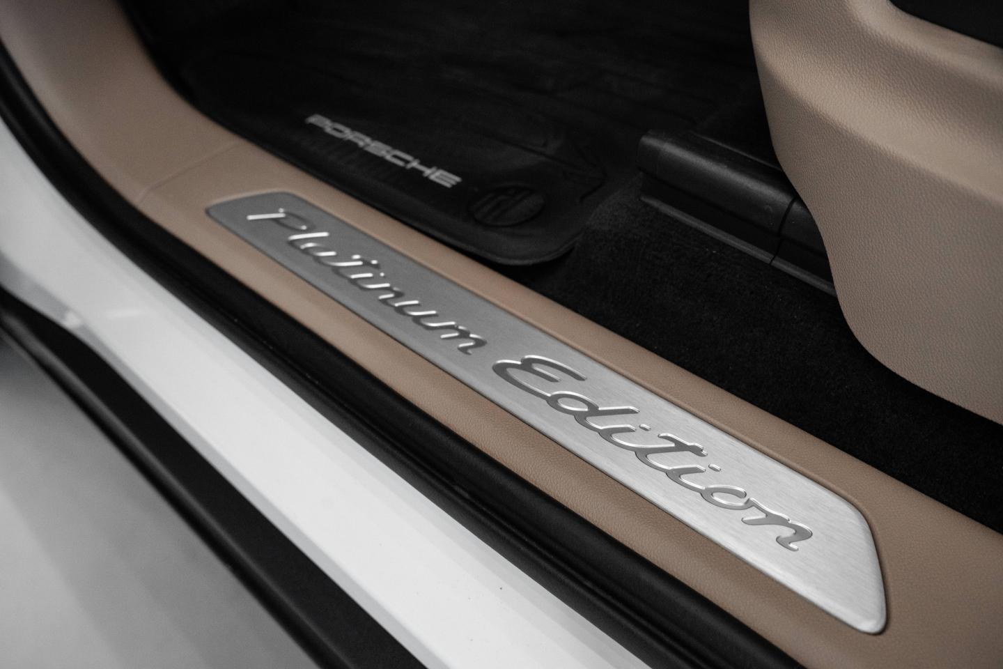 2023 Porsche Cayenne Platinum Edition - 19