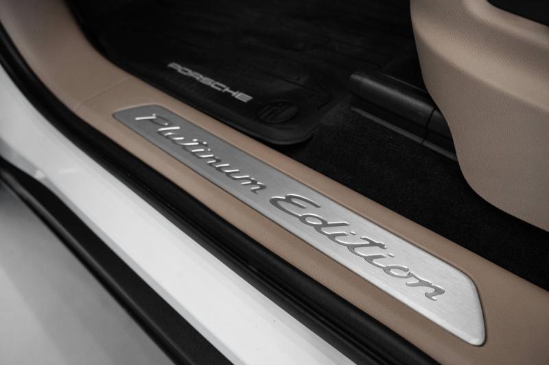 2023 Porsche Cayenne Platinum Edition - thumbnail - 19