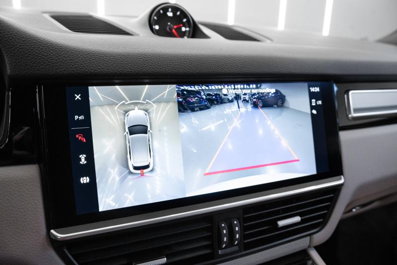 2023 Porsche Cayenne Platinum Edition - thumbnail - 23