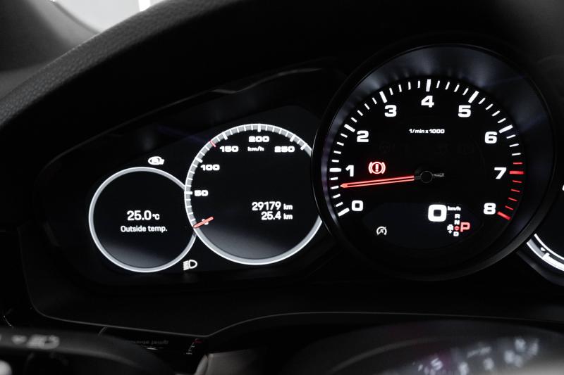 2023 Porsche Cayenne Platinum Edition - thumbnail - 25