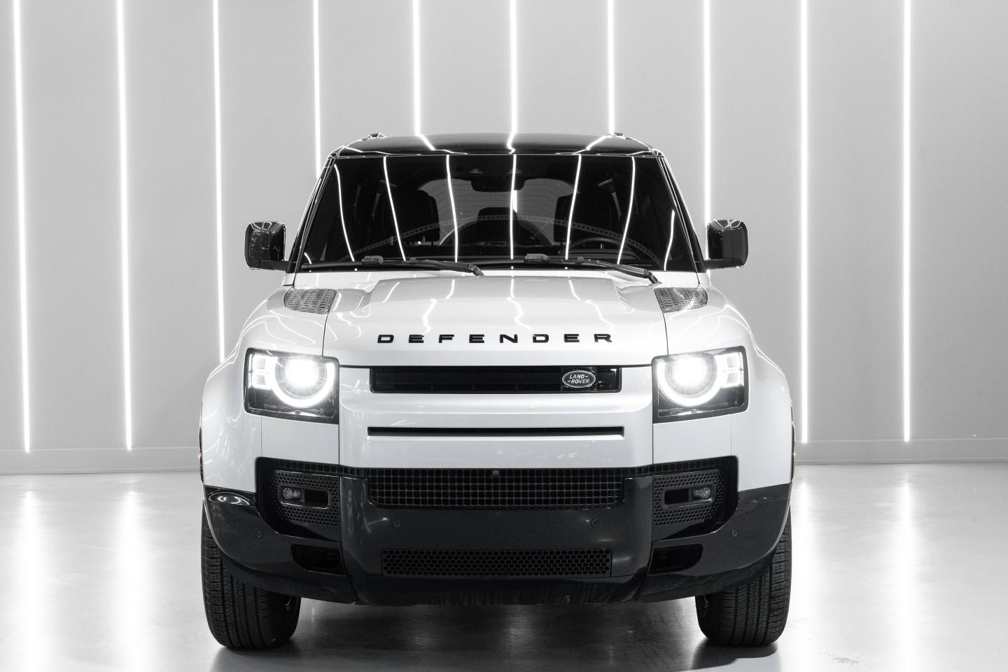 2024 Land Rover Defender 110 P400 X-Dynamic SE - 1