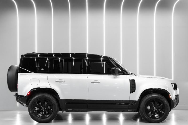 2024 Land Rover Defender 110 P400 X-Dynamic SE - thumbnail - 3