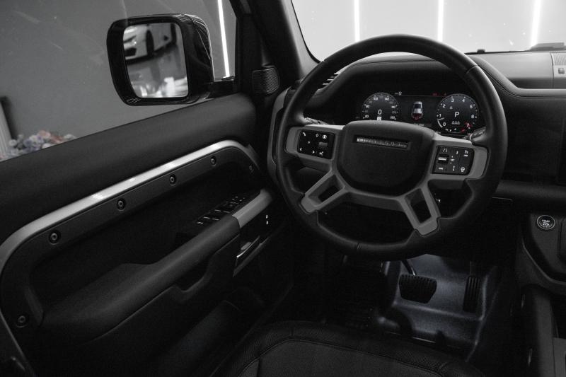 2024 Land Rover Defender 110 P400 X-Dynamic SE - thumbnail - 9
