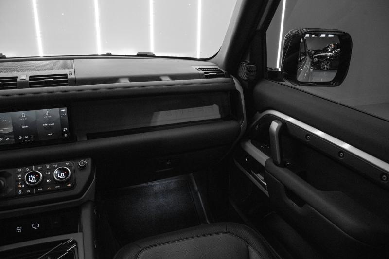 2024 Land Rover Defender 110 P400 X-Dynamic SE - thumbnail - 10