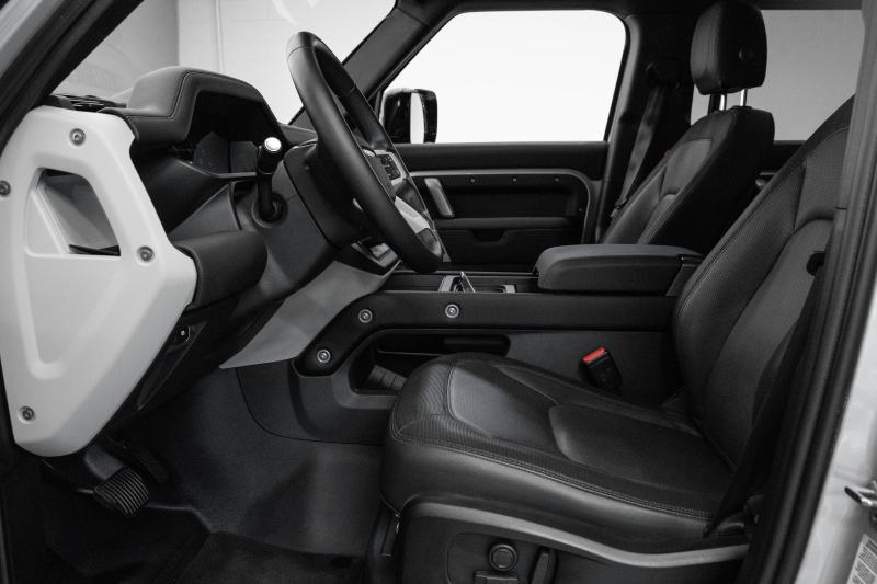 2024 Land Rover Defender 110 P400 X-Dynamic SE - thumbnail - 11