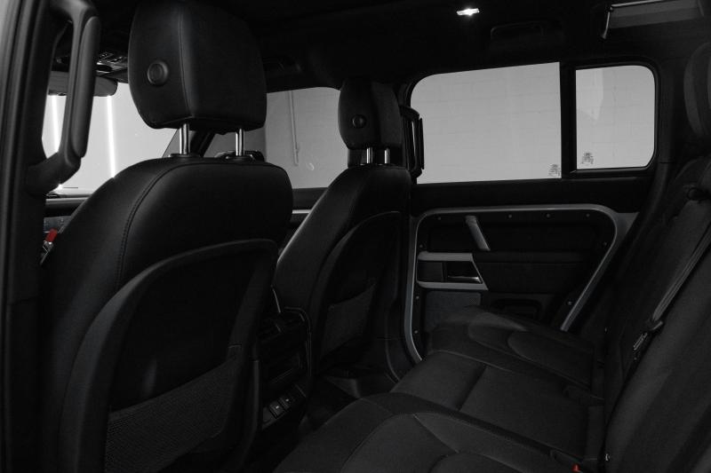 2024 Land Rover Defender 110 P400 X-Dynamic SE - thumbnail - 14