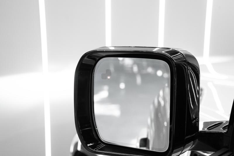 2024 Land Rover Defender 110 P400 X-Dynamic SE - thumbnail - 16