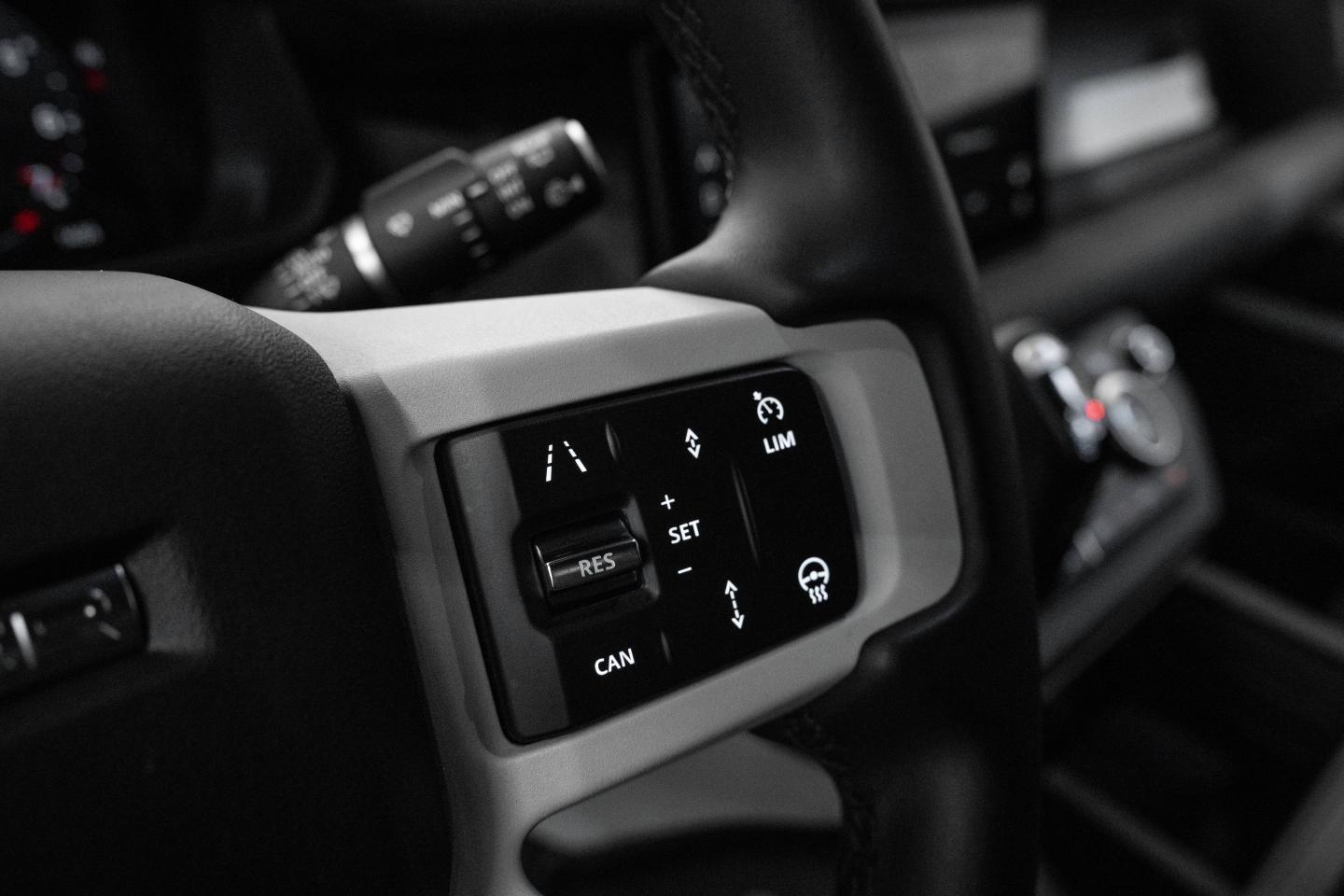 2024 Land Rover Defender 110 P400 X-Dynamic SE - 19