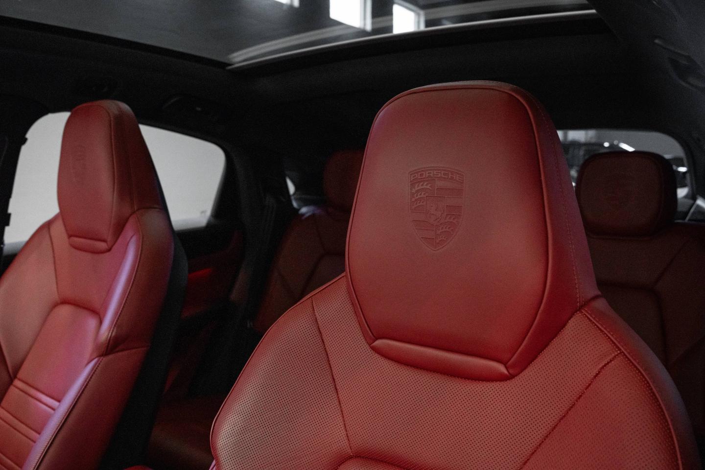 2023 Porsche Cayenne Coupe - 12