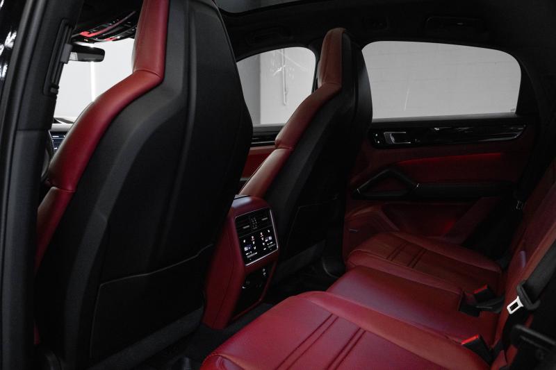 2023 Porsche Cayenne Coupe - thumbnail - 14