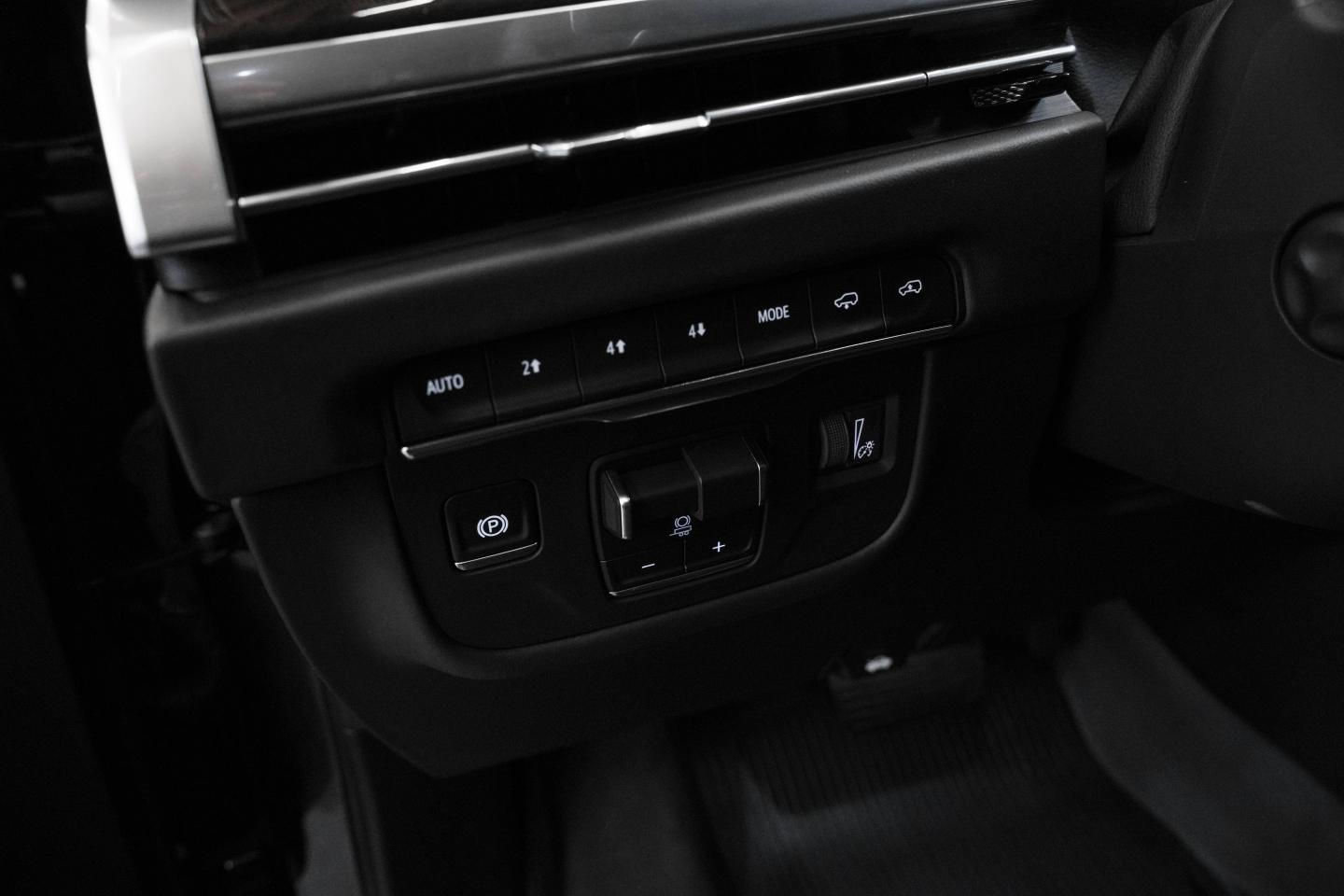 2025 Cadillac Escalade 600 Platinum - 24
