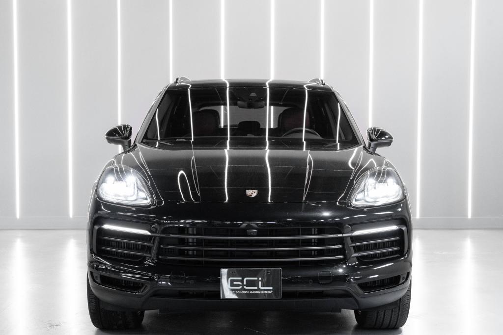 2023 Porsche Cayenne Platinum Edition - thumbnail - 1
