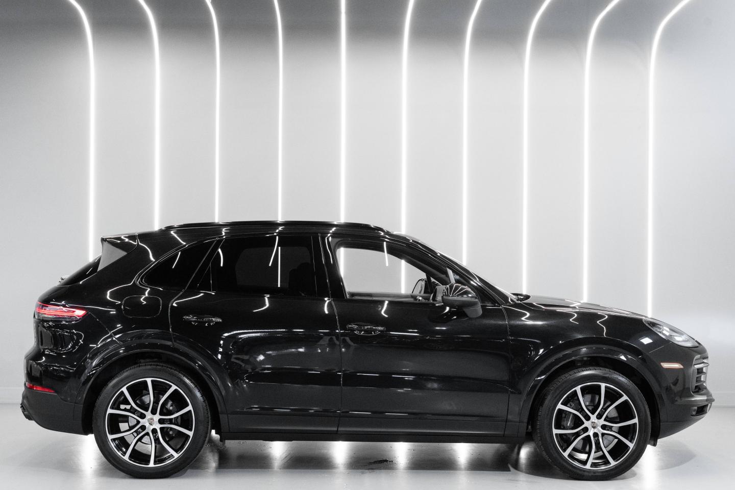 2023 Porsche Cayenne Platinum Edition - 3