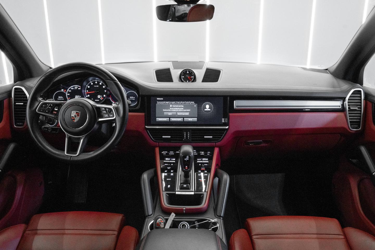 2023 Porsche Cayenne Platinum Edition - 8