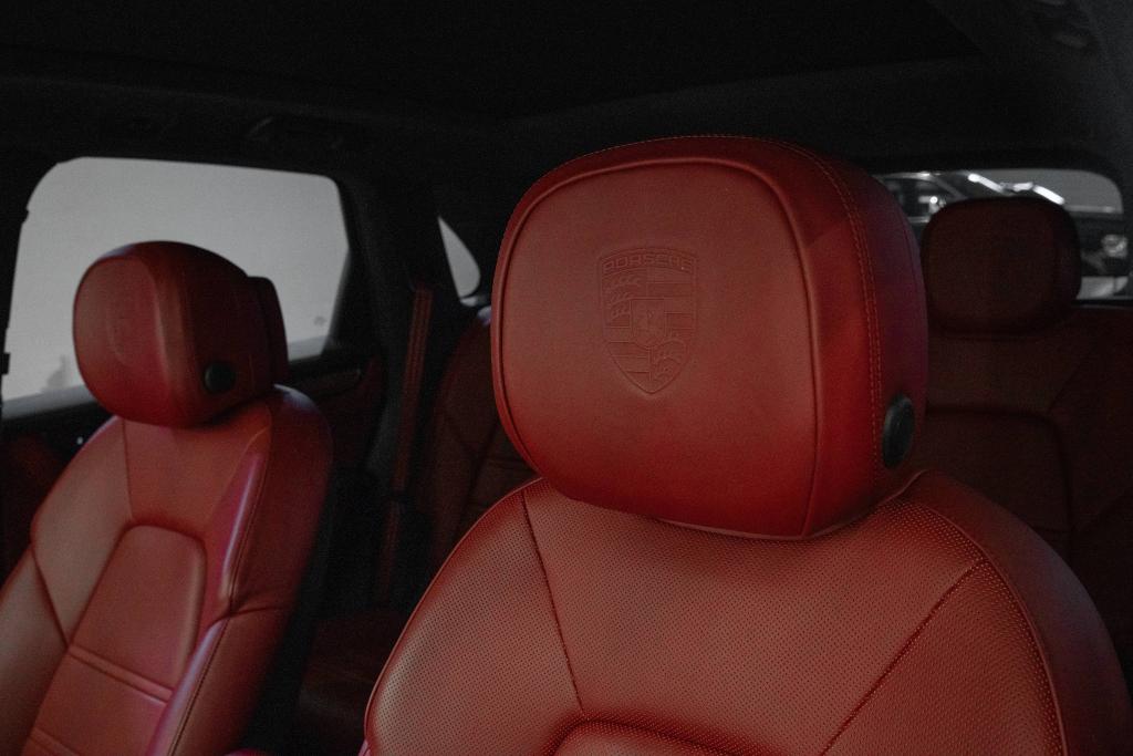 2023 Porsche Cayenne Platinum Edition - thumbnail - 12