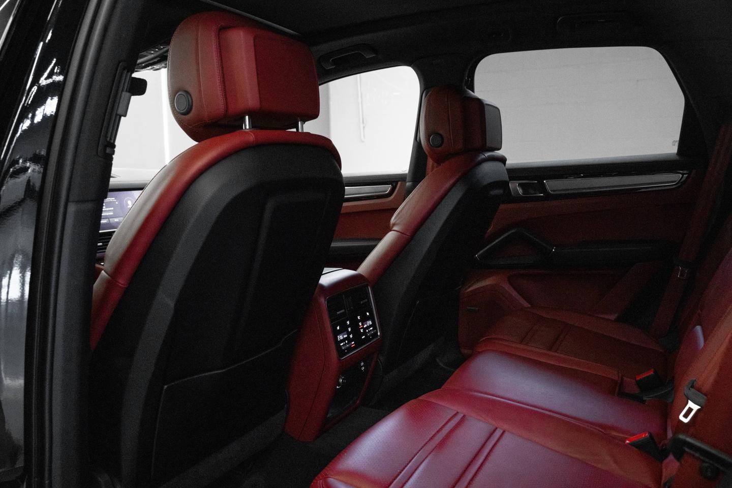 2023 Porsche Cayenne Platinum Edition - 14