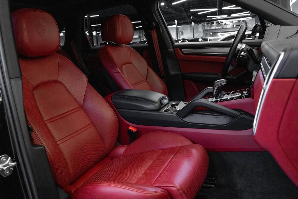 2023 Porsche Cayenne Platinum Edition - thumbnail - 15