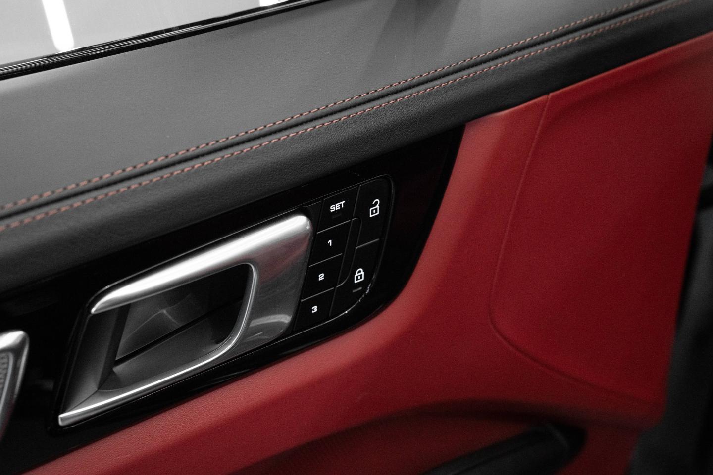 2023 Porsche Cayenne Platinum Edition - 18