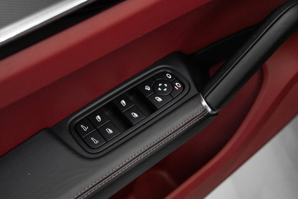 2023 Porsche Cayenne Platinum Edition - thumbnail - 19