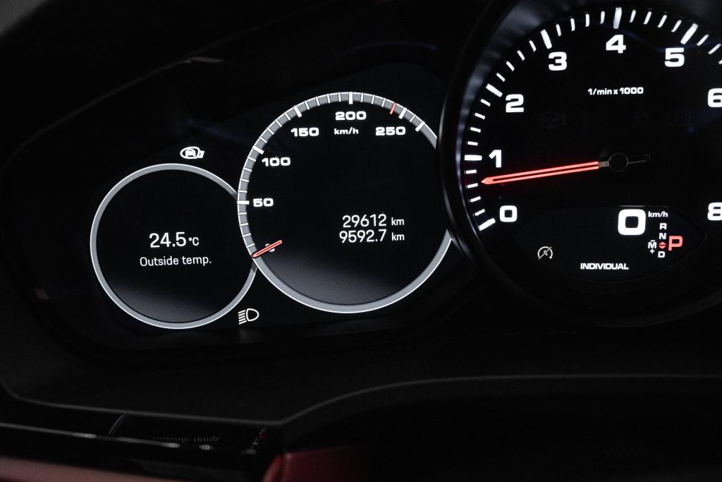 2023 Porsche Cayenne Platinum Edition - thumbnail - 27